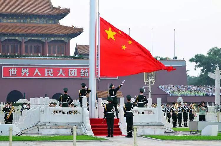 为什么父母总是拿别人跟自己做比较，总是说我一身缺点，搞得一无是处。难道那些优秀的人就很完美吗？游戏画面